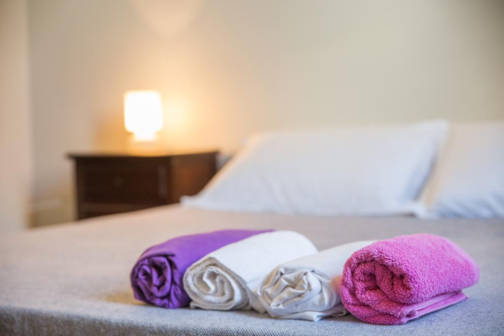 บีแอนด์บี ดอมุส เรจิส Bed & Breakfast กาญารี ห้อง รูปภาพ