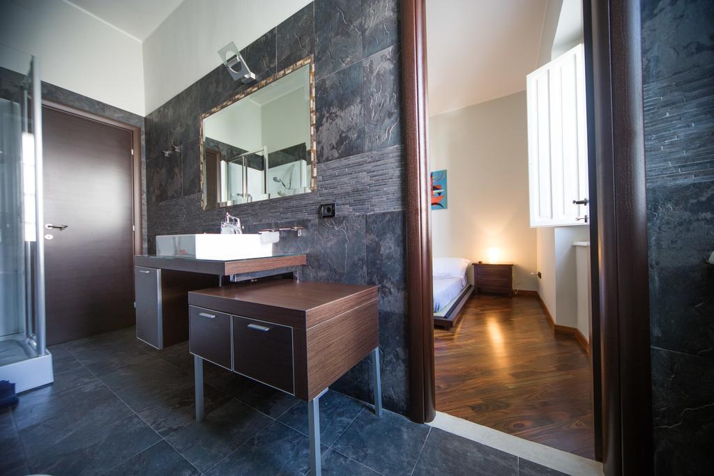 บีแอนด์บี ดอมุส เรจิส Bed & Breakfast กาญารี ภายนอก รูปภาพ