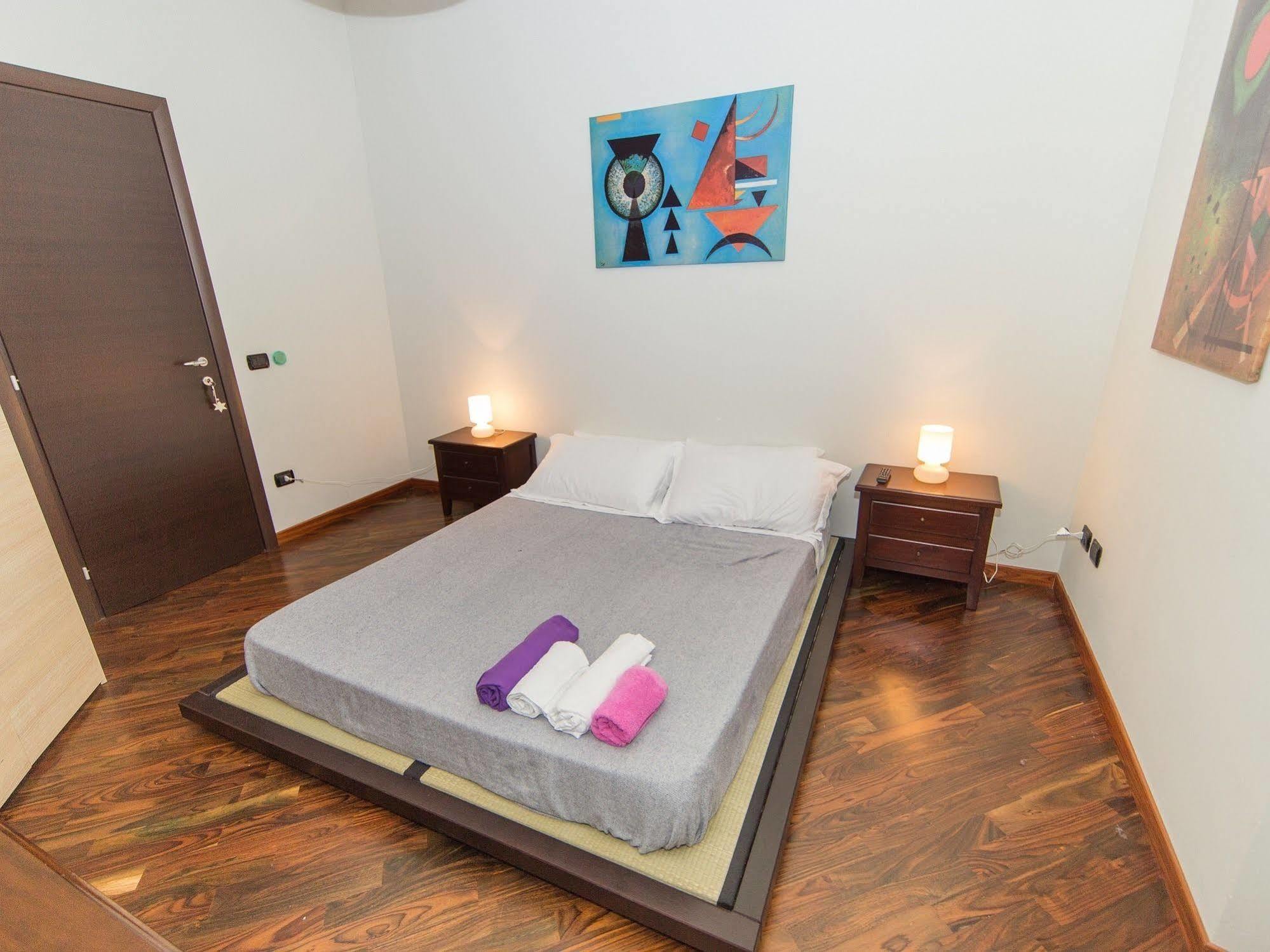 บีแอนด์บี ดอมุส เรจิส Bed & Breakfast กาญารี ภายนอก รูปภาพ
